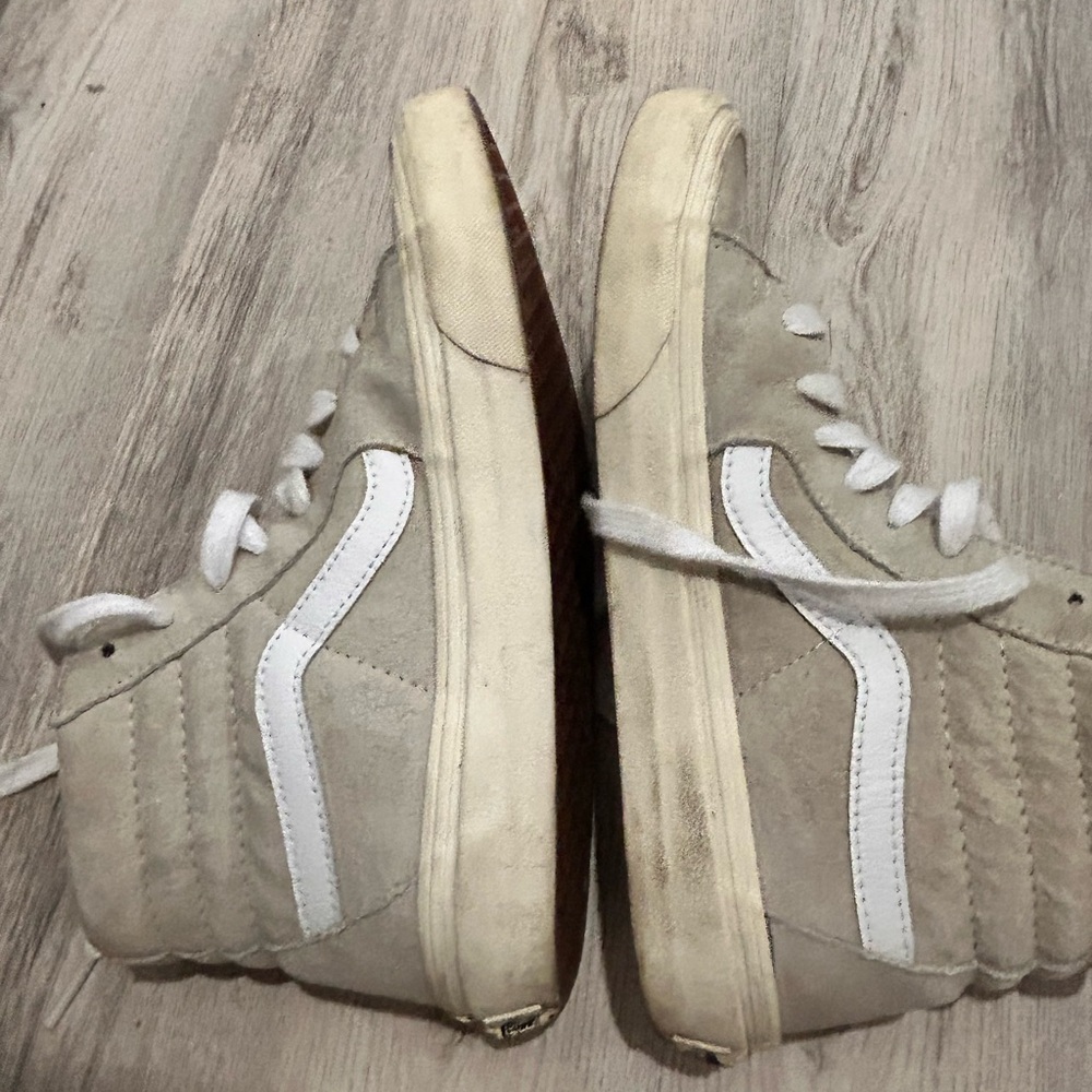 Vans Women's Sneakers - Cream and White